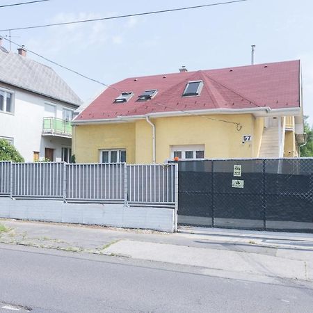 Hi-Bp Garden City Batsanyi Tiny House Near The City Train With Free Parking 布达佩斯 外观 照片